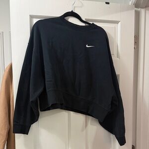 Nike Women's Black Cropped Sweatshirt